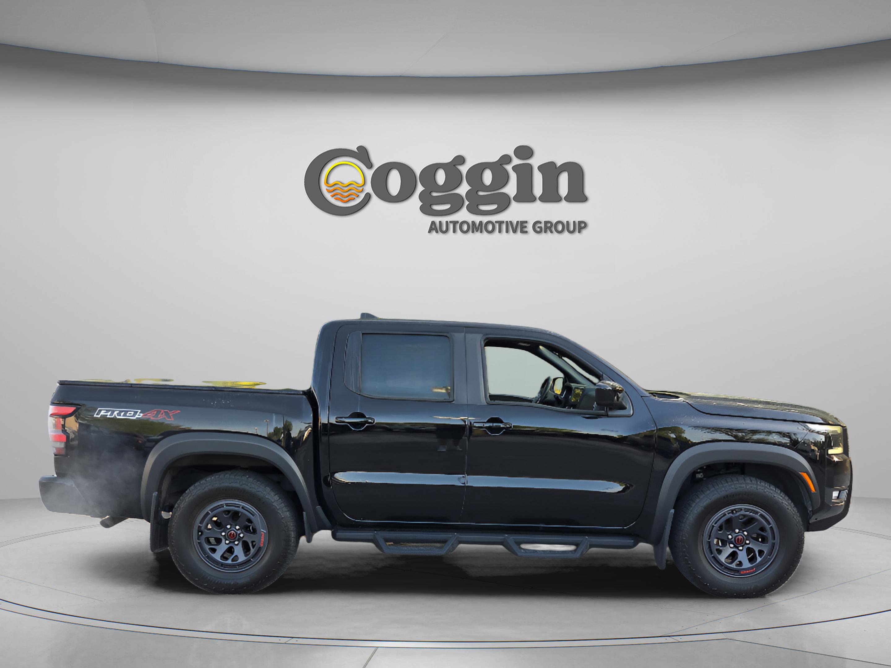 Used 2025 Nissan Frontier PRO-4X image 6