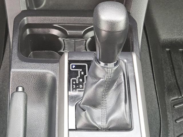 Used 2017 Toyota Tacoma SR5 w/ Tow Package RWD image 18