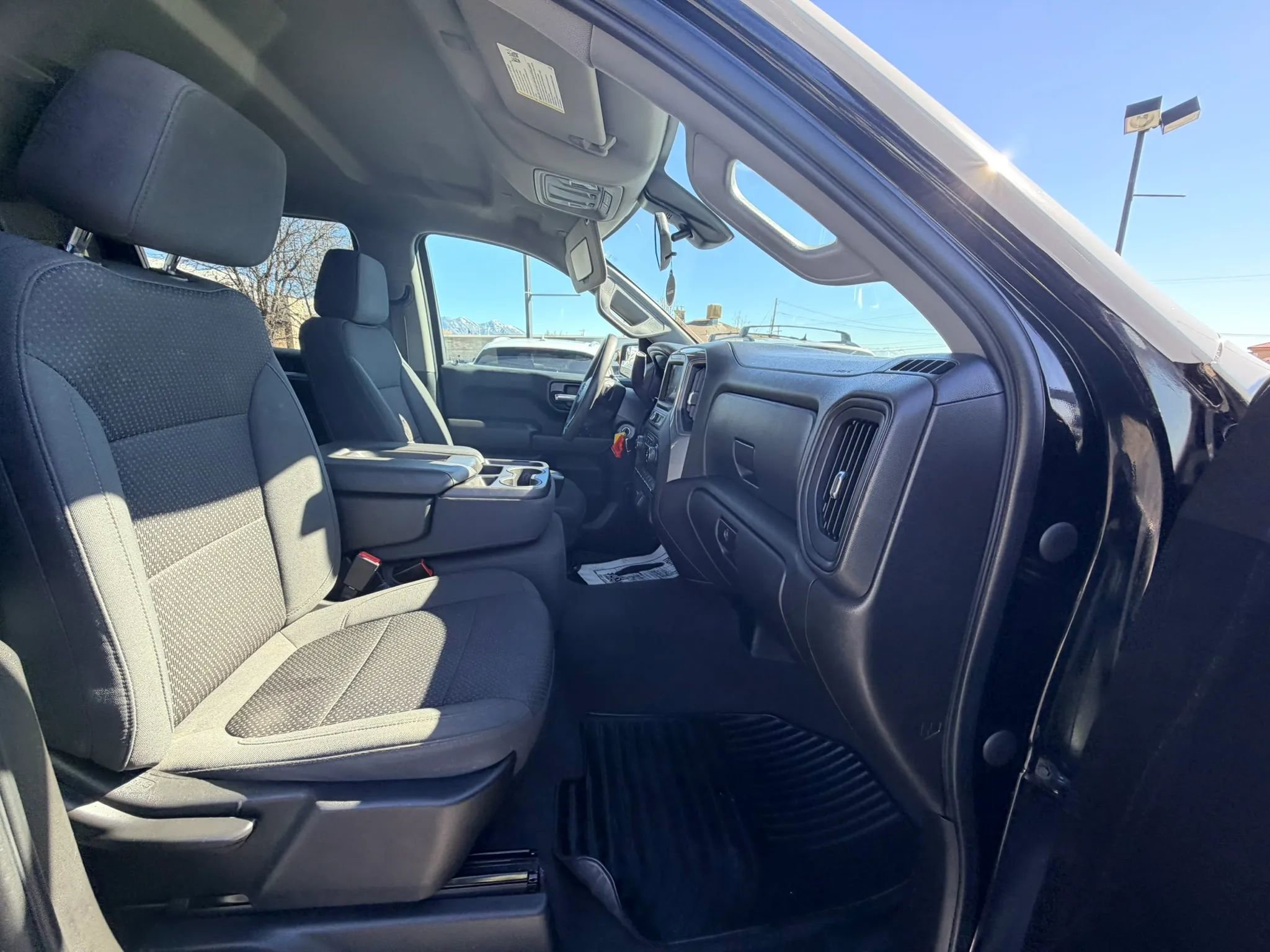 Used 2021 Chevrolet Silverado 1500 Custom Trail Boss w/ Safety Confidence Package AWD/4WD image 27