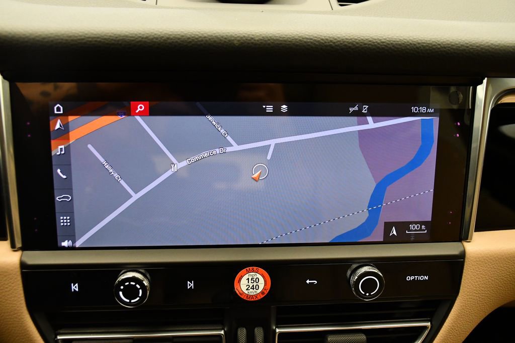 Certified 2025 Porsche Macan image 30