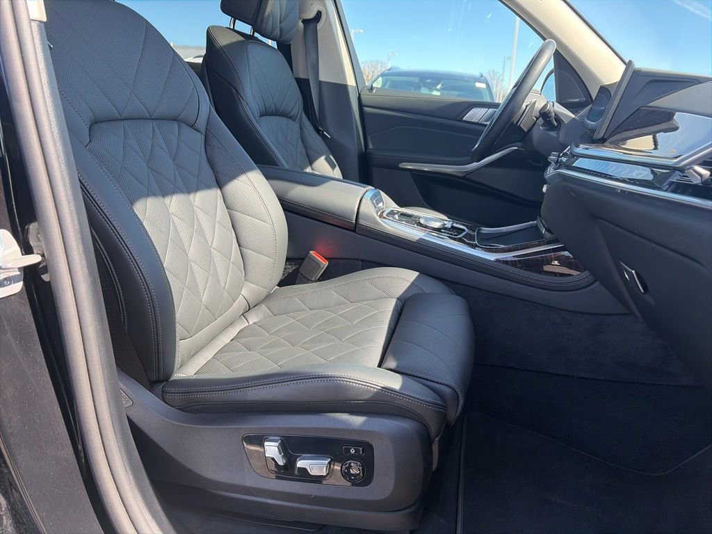Used 2026 BMW X7 xDrive40i image 5
