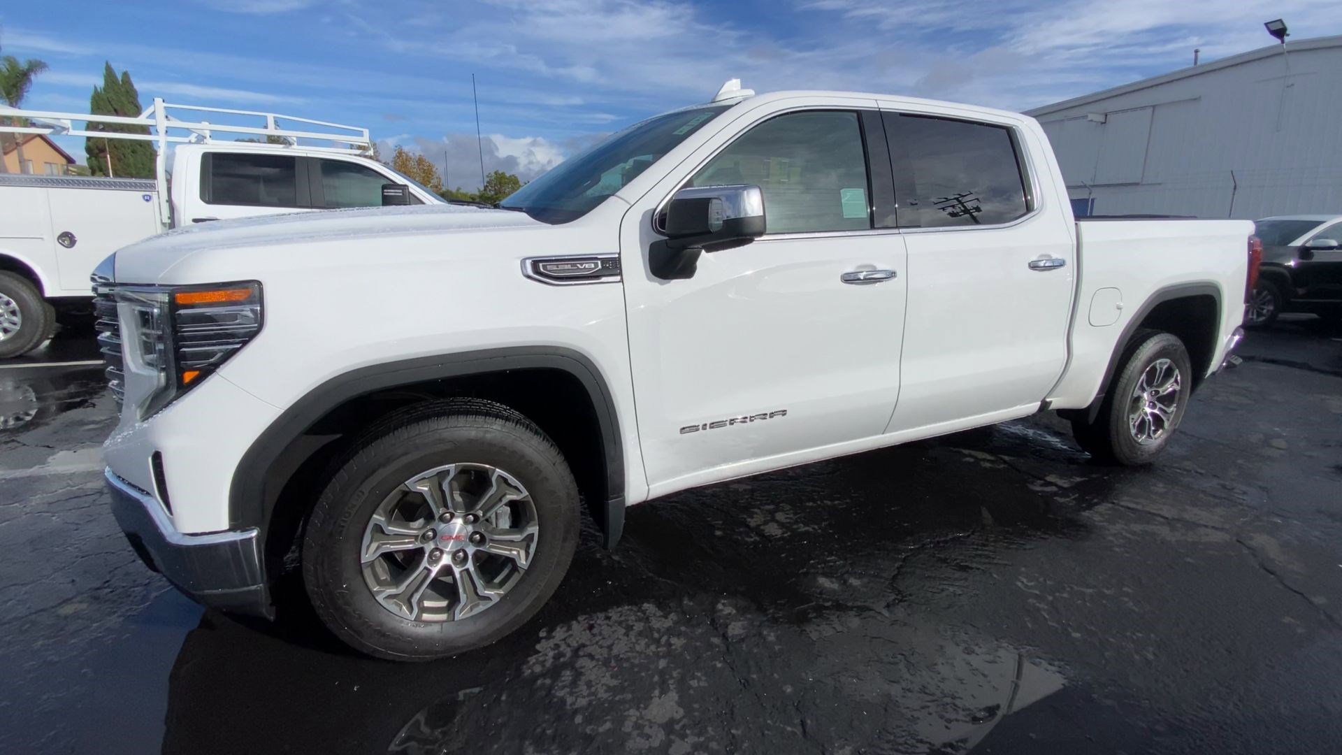 Used 2024 GMC Sierra 1500 SLT image 8