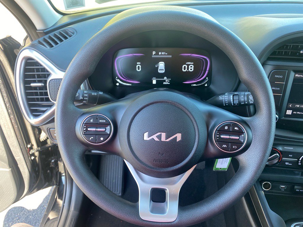 Certified 2024 Kia Soul LX w/ Option Group 015 image 11
