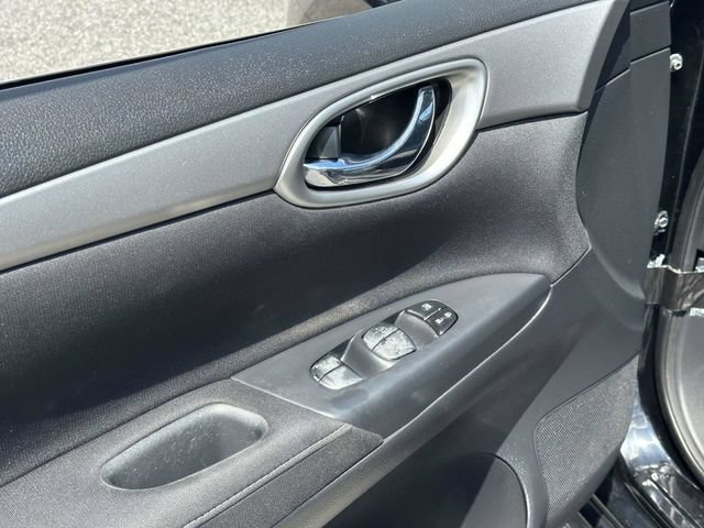 Used 2015 Nissan Sentra SV FWD image 17