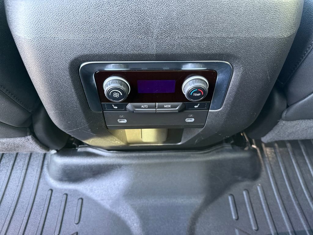 Certified 2024 Chevrolet Tahoe Z71 w/ Luxury Package image 26