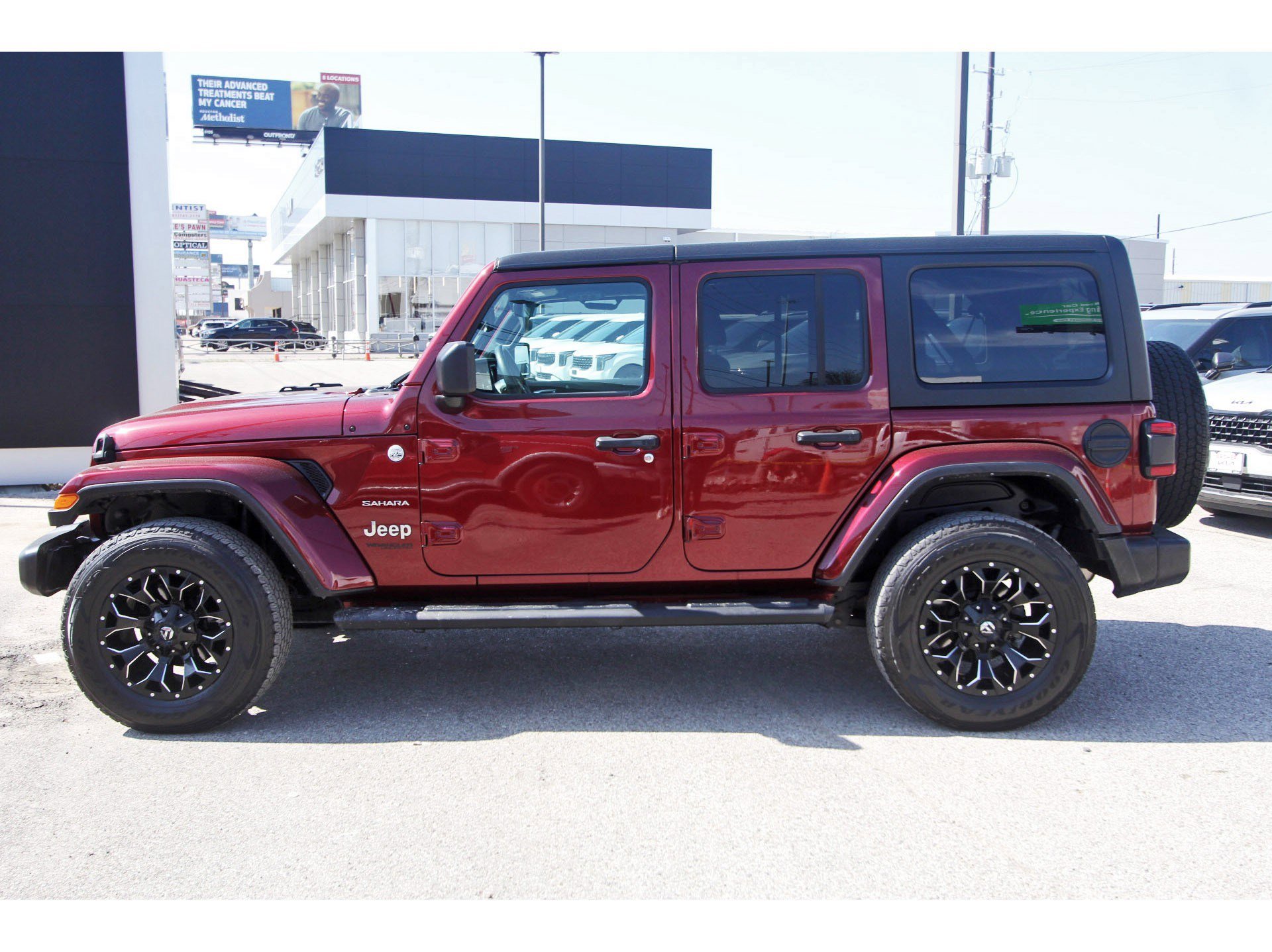 Used 2022 Jeep Wrangler Unlimited Sahara w/ LED Lighting Group image 4