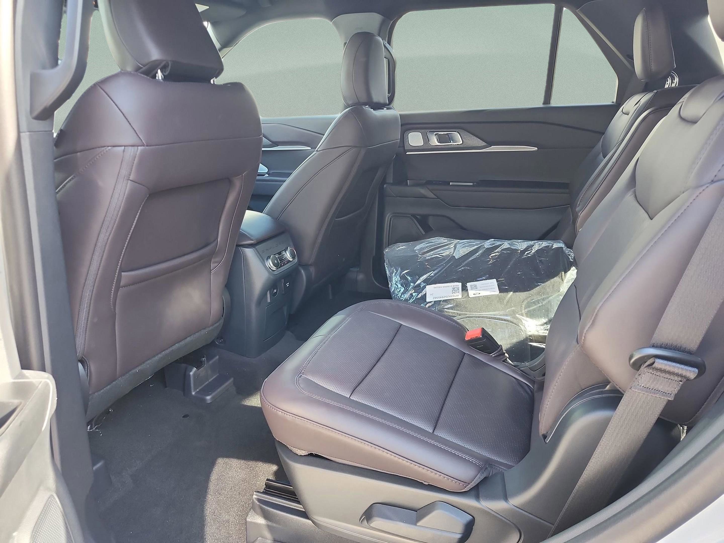New 2026 Ford Explorer Platinum image 16