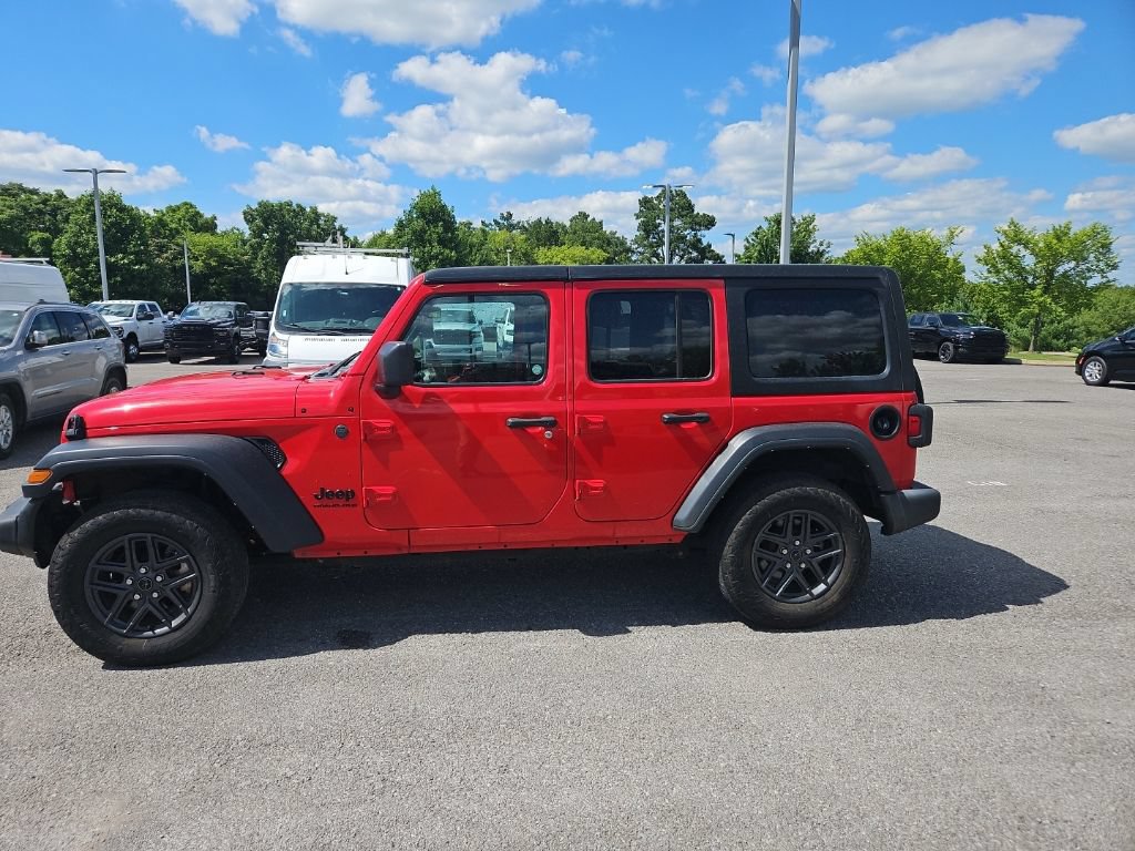 Used 2024 Jeep Wrangler Unlimited Sport AWD/4WD image 4