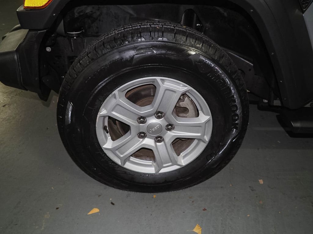 Used 2022 Jeep Wrangler Unlimited Sport image 32