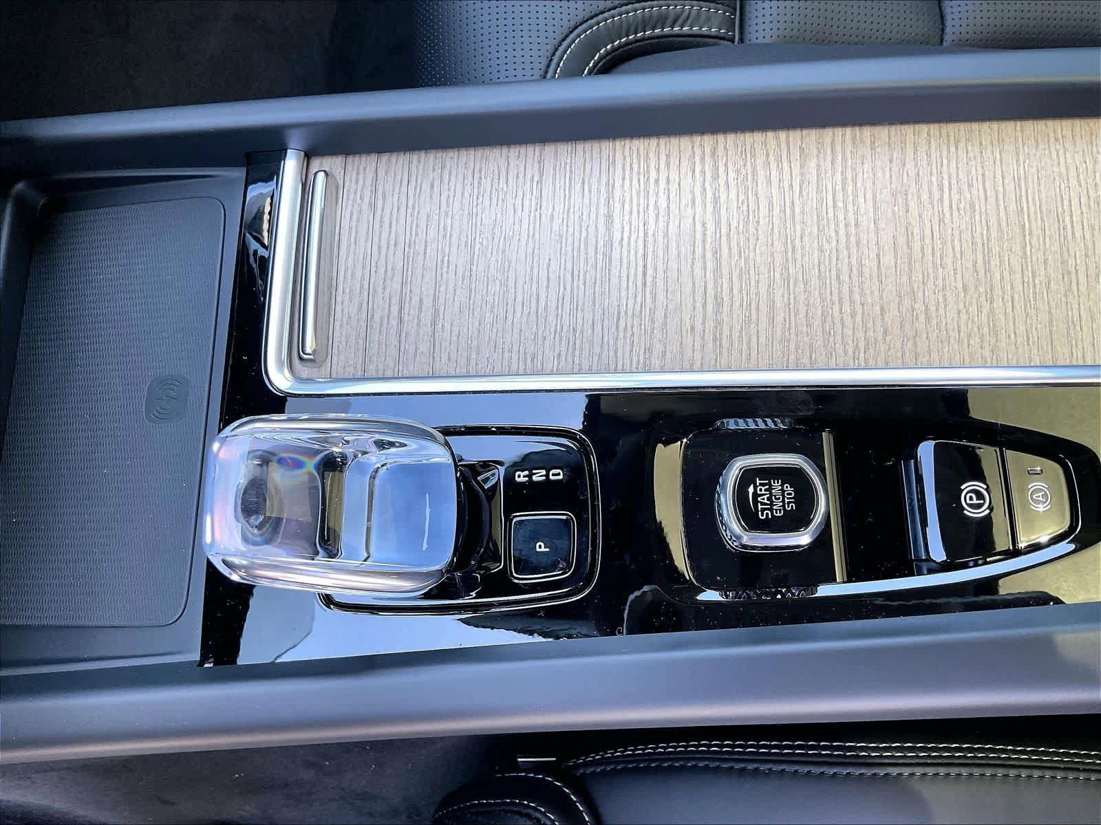 New 2026 Volvo XC60 T8 Ultra w/ Climate Package AWD/4WD image 10