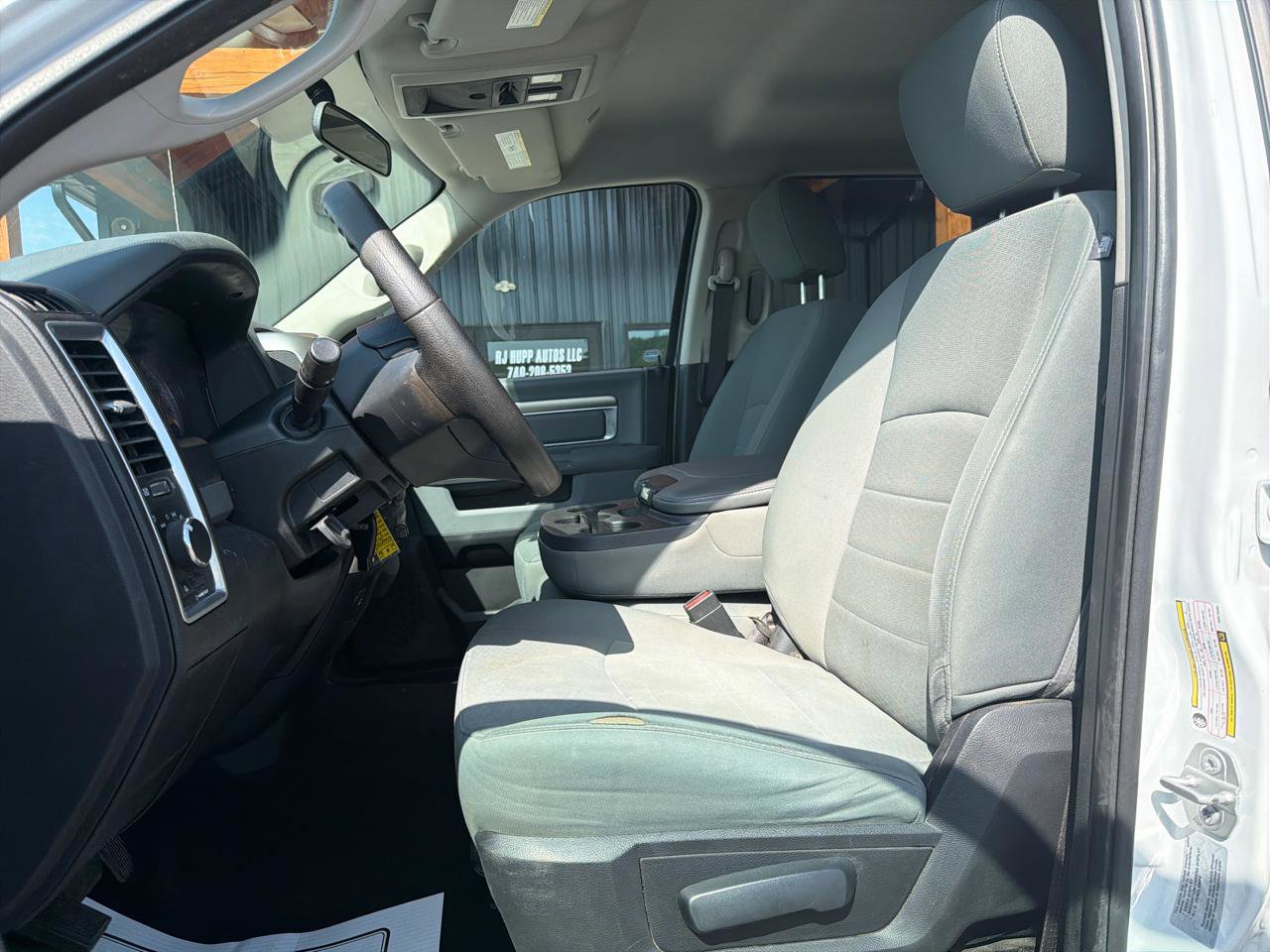 Used 2017 RAM 2500 SLT image 9