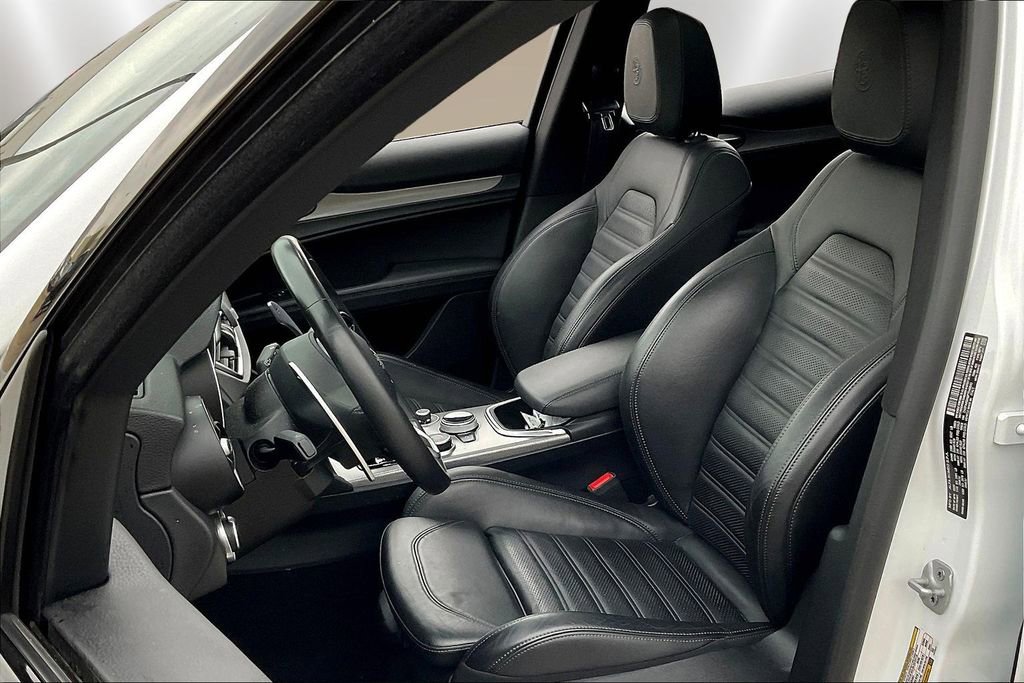 Used 2023 Alfa Romeo Stelvio Veloce image 20