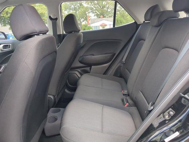 Used 2021 Hyundai Venue SE FWD image 12