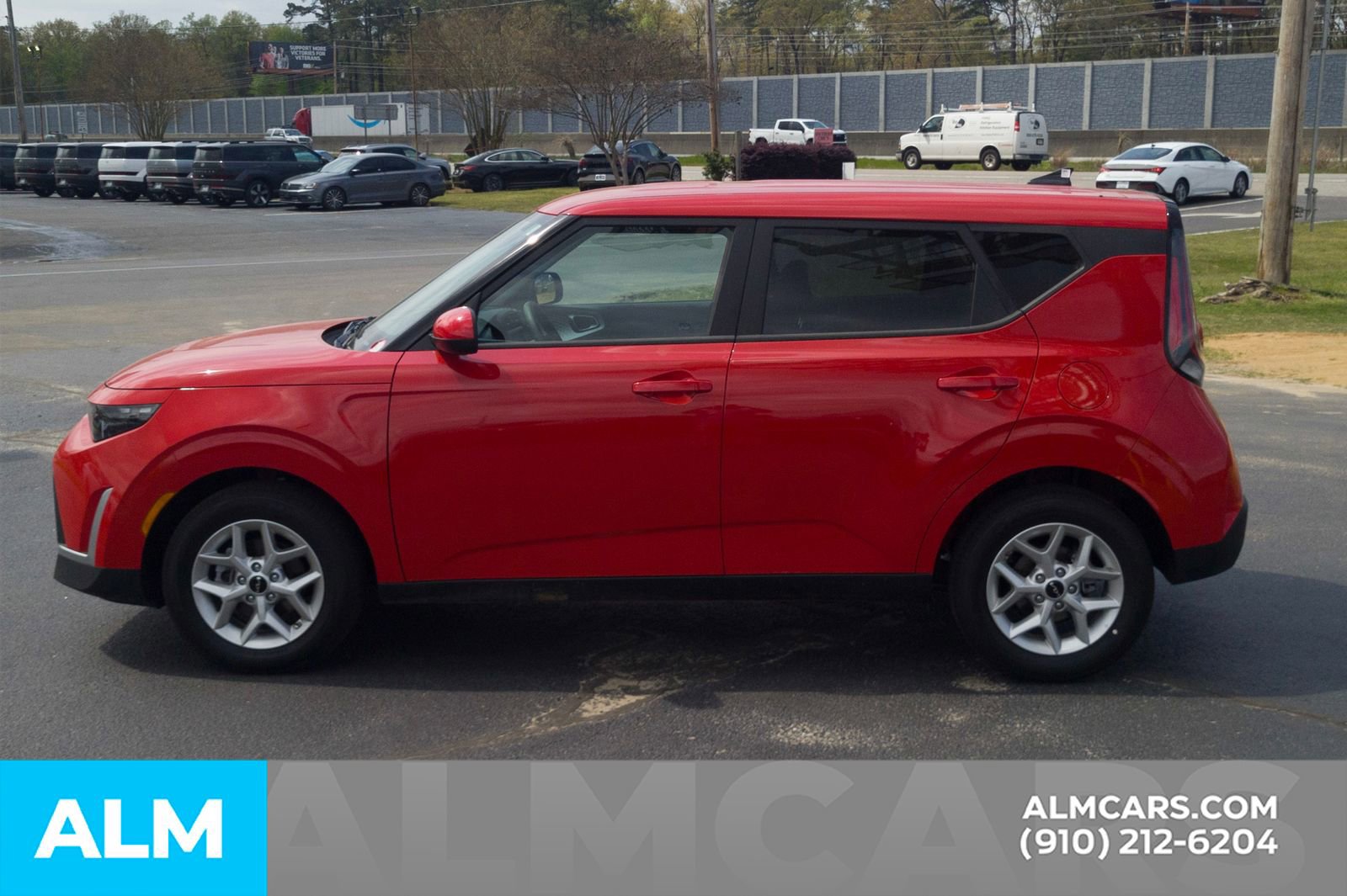 Used 2025 Kia Soul LX w/ LX Technology Package image 11