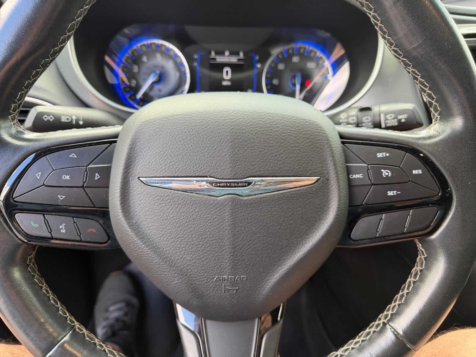 Used 2020 Chrysler Pacifica Touring w/ S Appearance Package FWD image 13