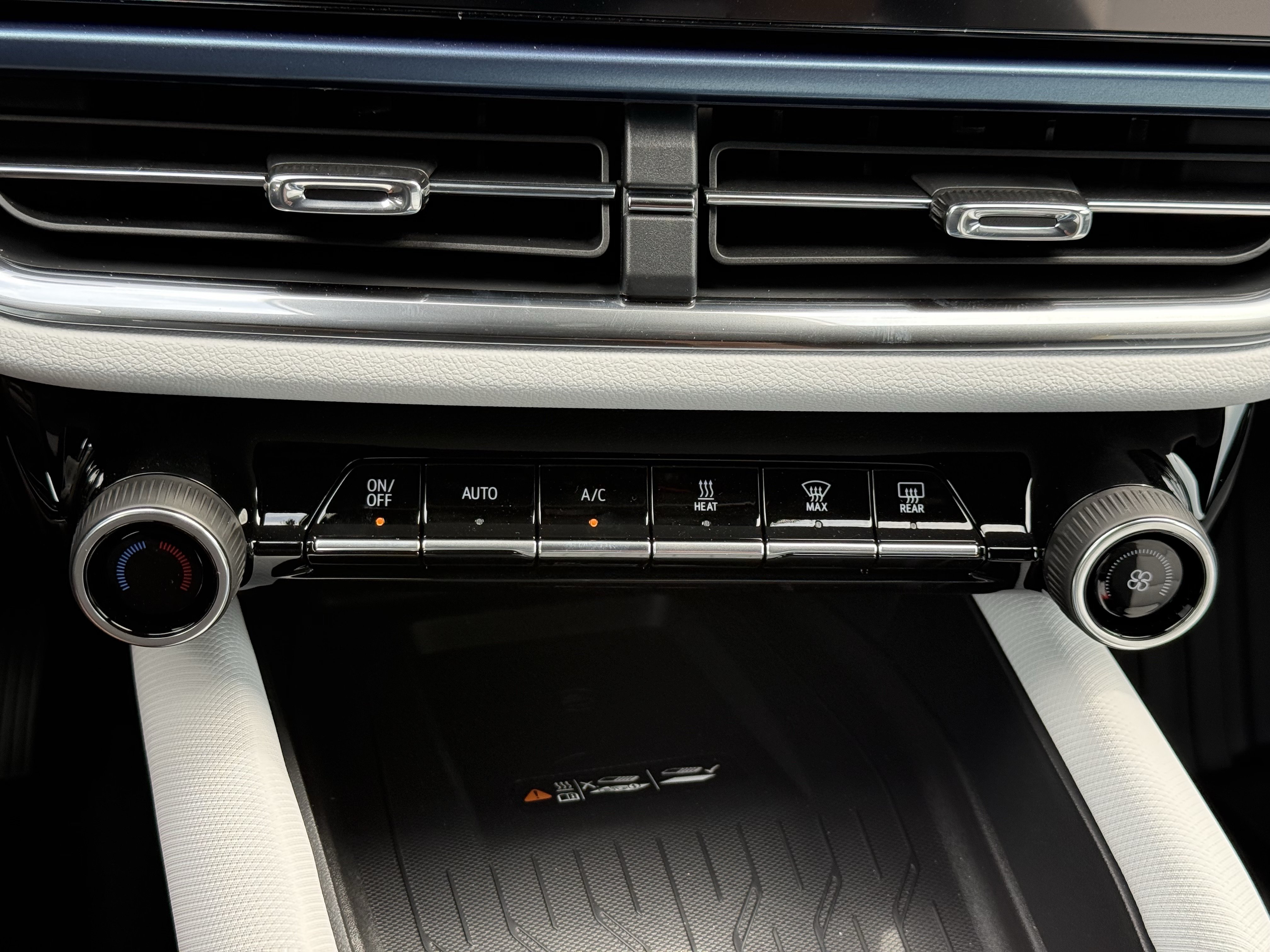 New 2026 Chevrolet Equinox EV LT FWD image 26
