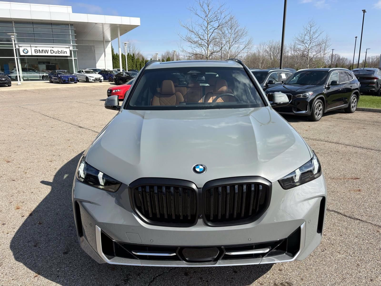 Used 2025 BMW X5 xDrive40i w/ Parking Assistance Package image 2