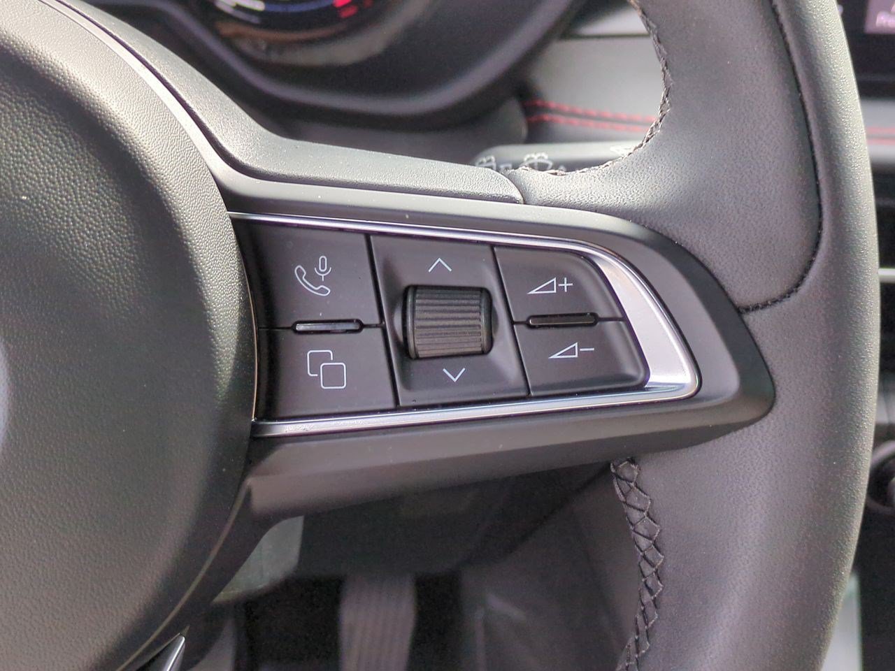 Used 2024 Dodge Hornet GT w/ GT Blacktop Package AWD/4WD image 21