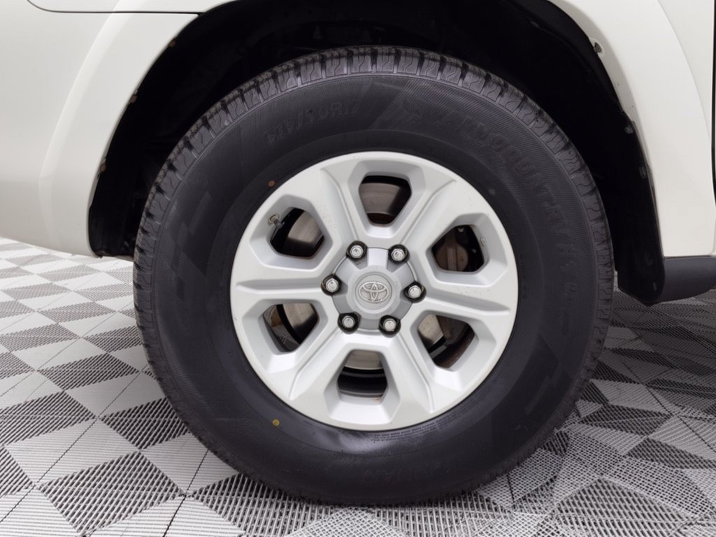 Used 2016 Toyota 4Runner SR5 RWD image 13