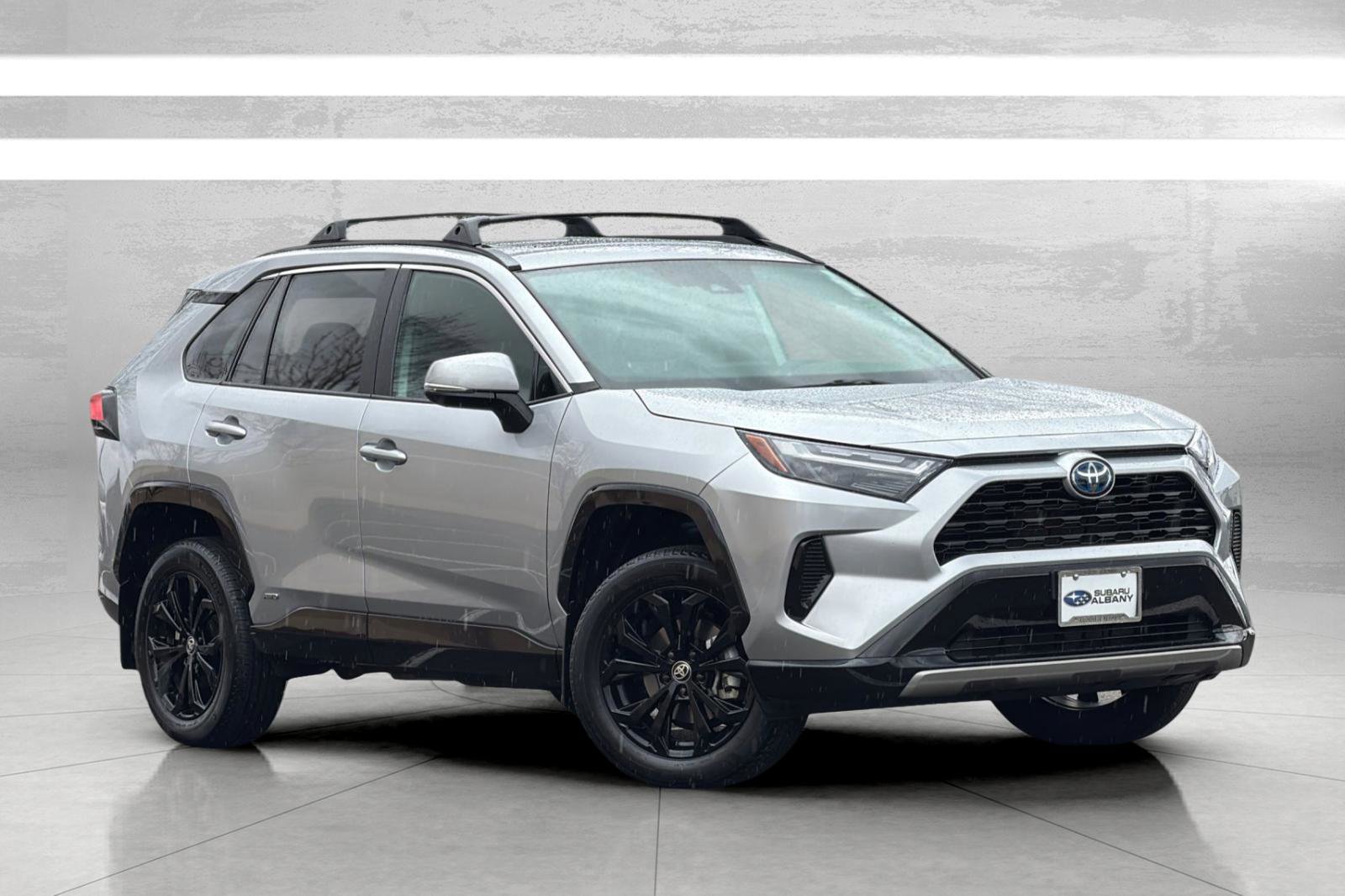 Used 2024 Toyota RAV4 SE image 2