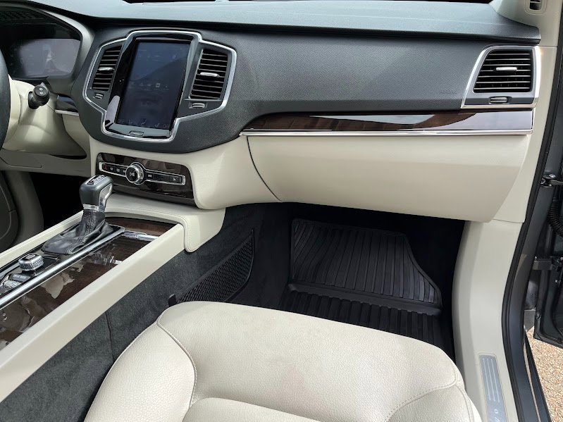 Used 2019 Volvo XC90 T6 Momentum w/ Protection Package Premier image 43