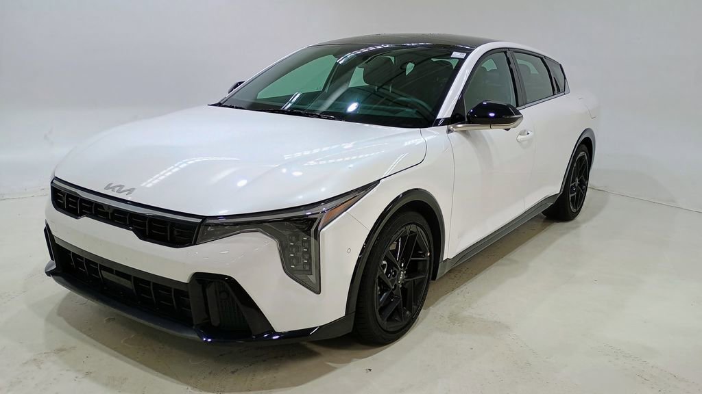 Used 2025 Kia K4 GT-Line Turbo image 3