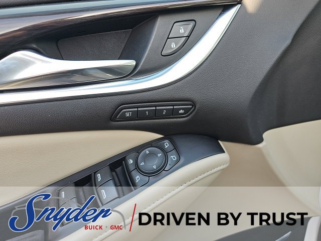 Used 2018 Buick Enclave Premium w/ Experience Buick Package FWD image 13