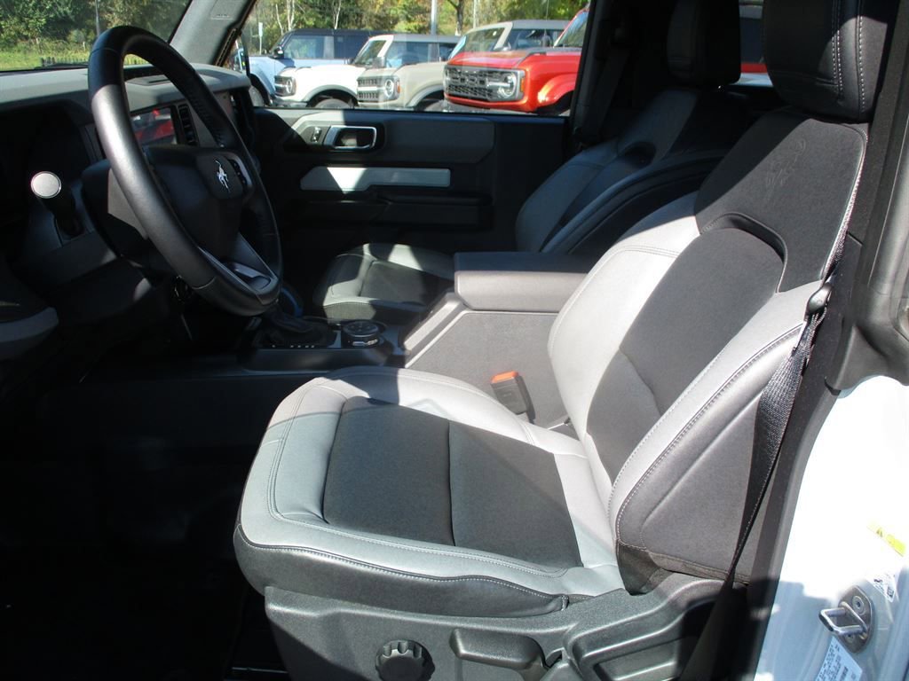 Used 2024 Ford Bronco Black Diamond w/ Sasquatch Package image 7