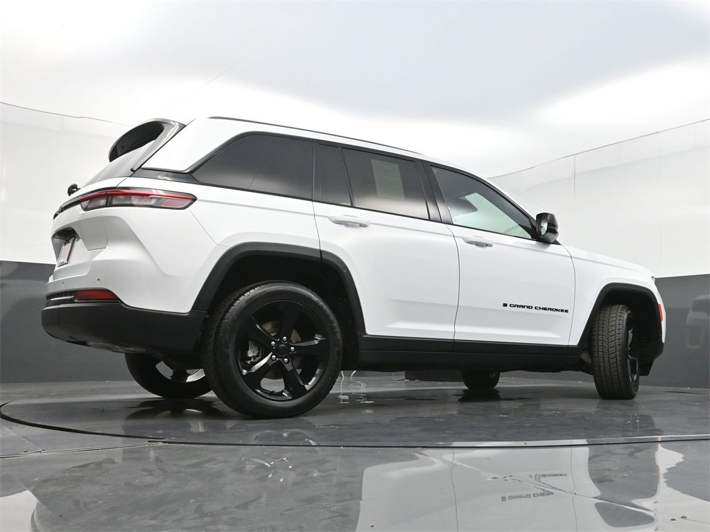 Used 2022 Jeep Grand Cherokee Altitude image 33