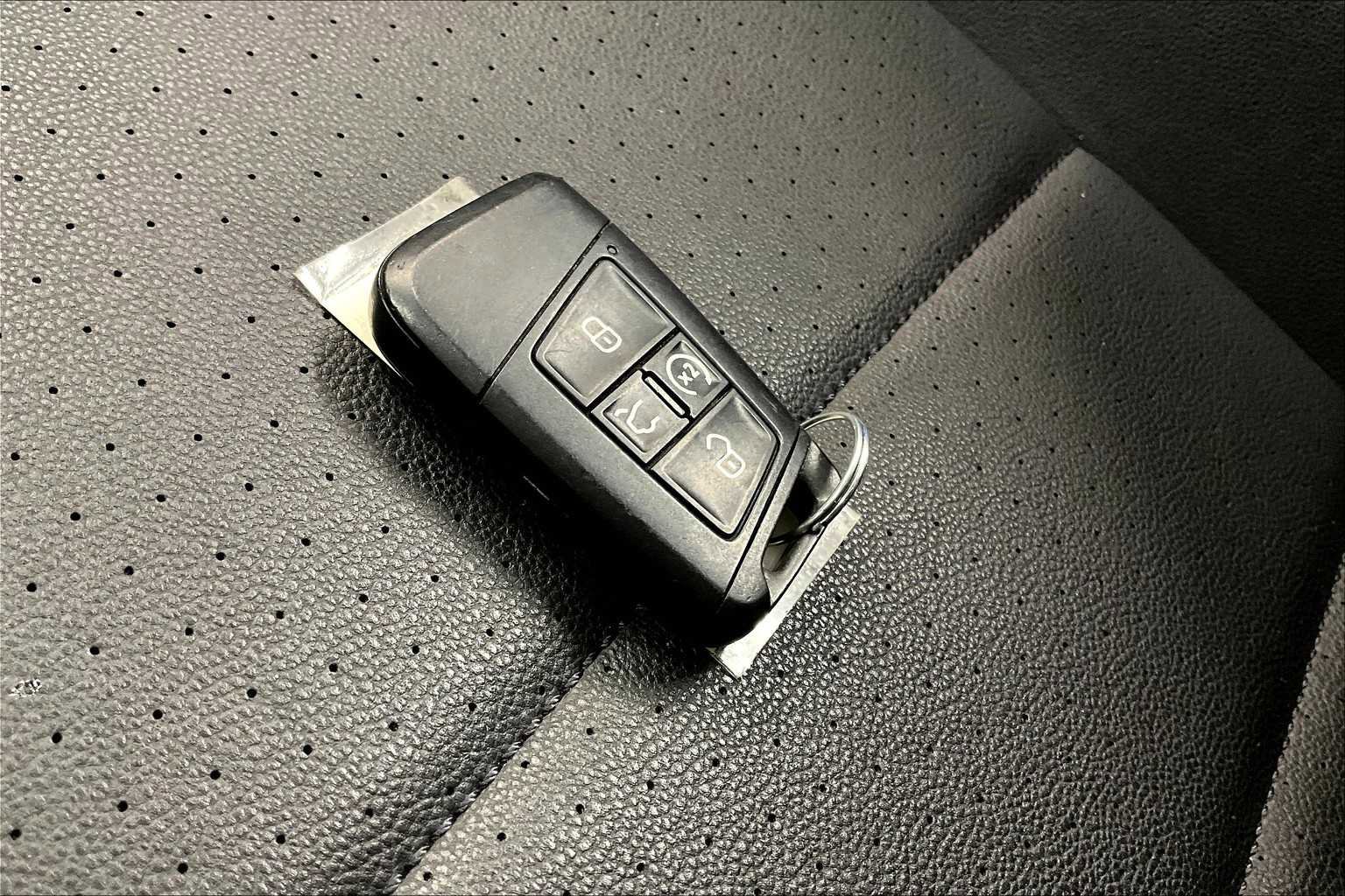 Used 2024 Volkswagen Jetta SE image 14