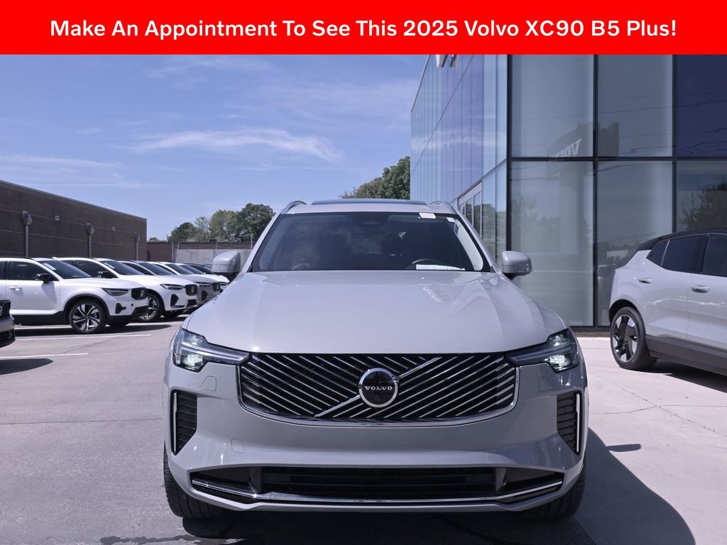 Used 2025 Volvo XC90 B5 Plus AWD/4WD image 2