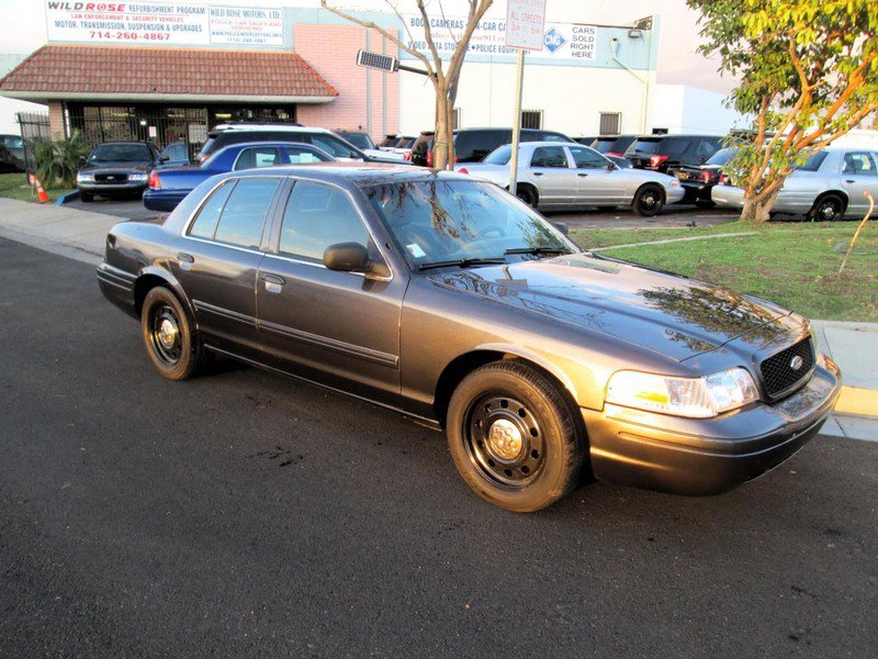 Used 2010 Ford Crown Victoria Police Interceptor image 3