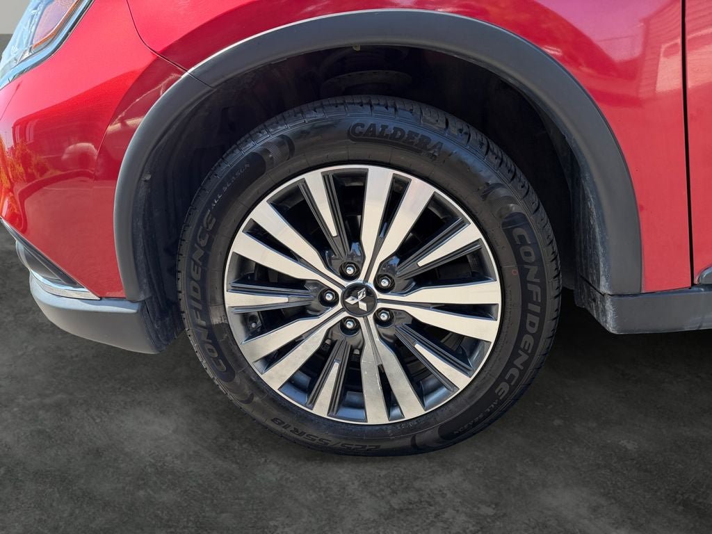 Used 2019 Mitsubishi Outlander SE AWD/4WD image 4