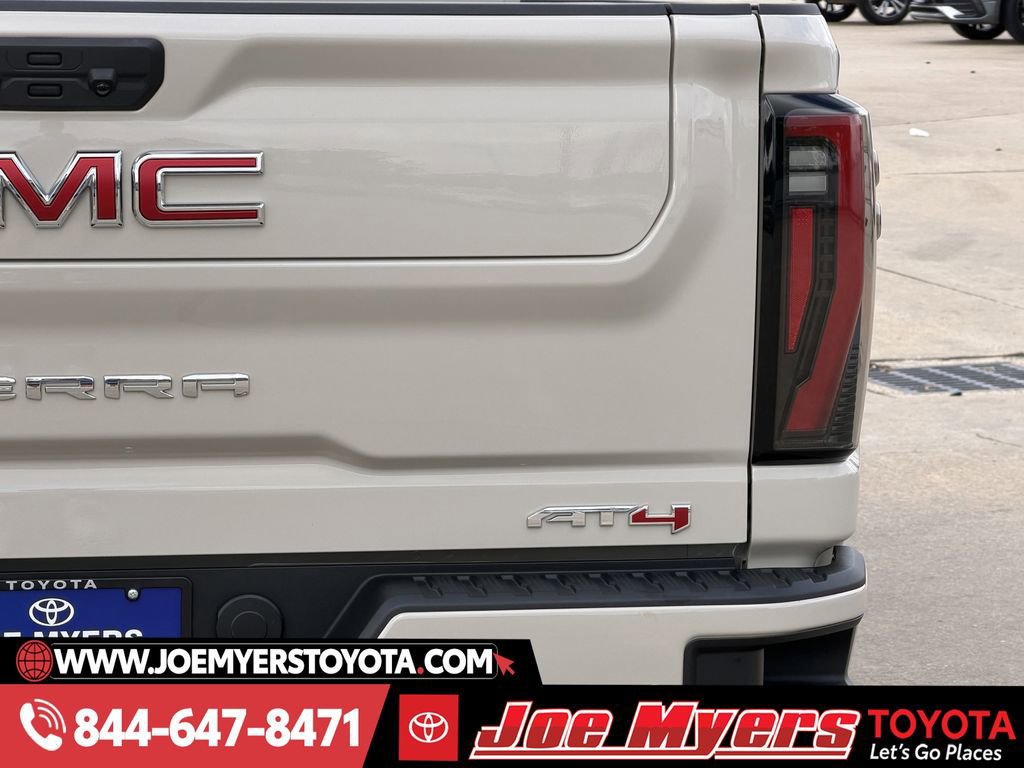 Used 2026 GMC Sierra 2500 AT4 w/ Technology Package image 9