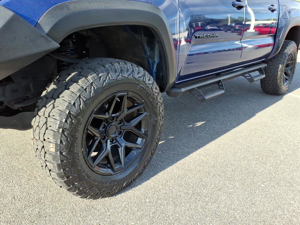Used 2023 Toyota Tacoma TRD Off-Road w/ Technology Package image 9