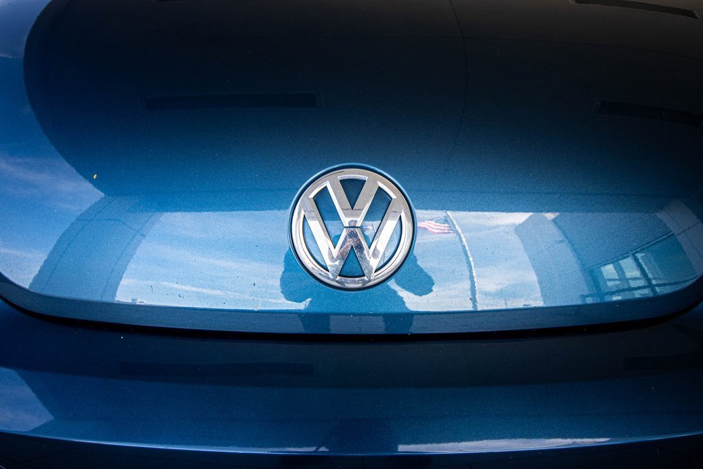 Used 2019 Volkswagen Beetle 2.0T SE image 7