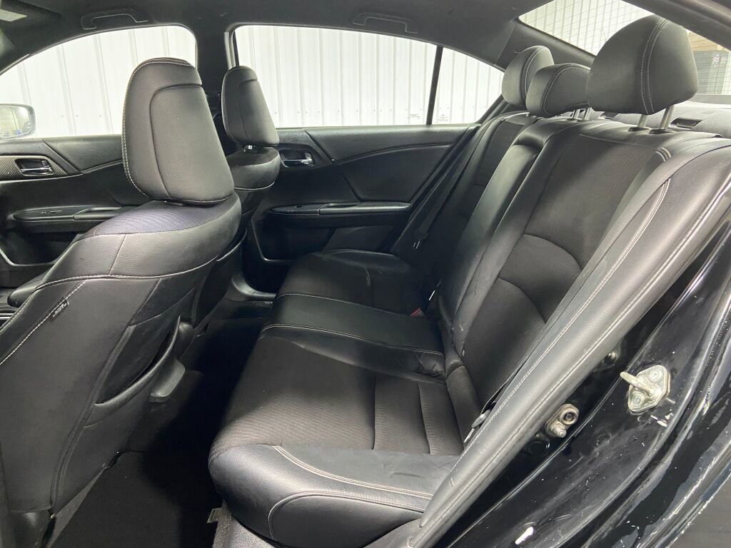 Used 2017 Honda Accord Sport image 10