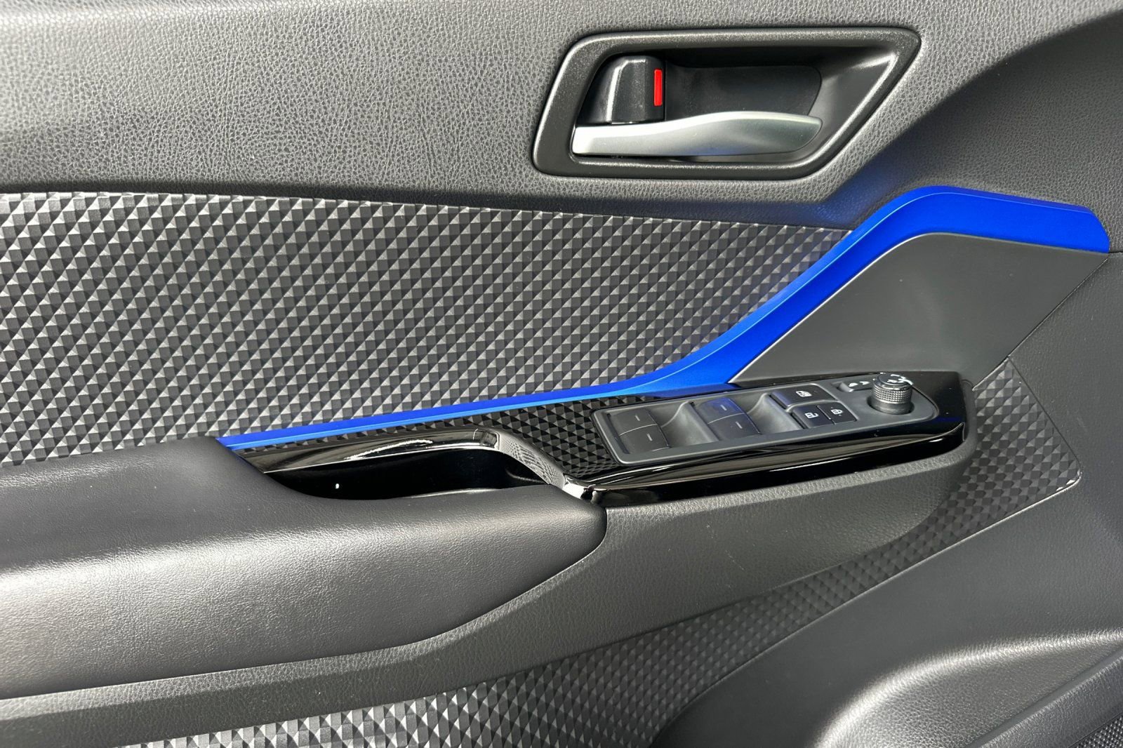 Certified 2020 Toyota C-HR XLE image 13