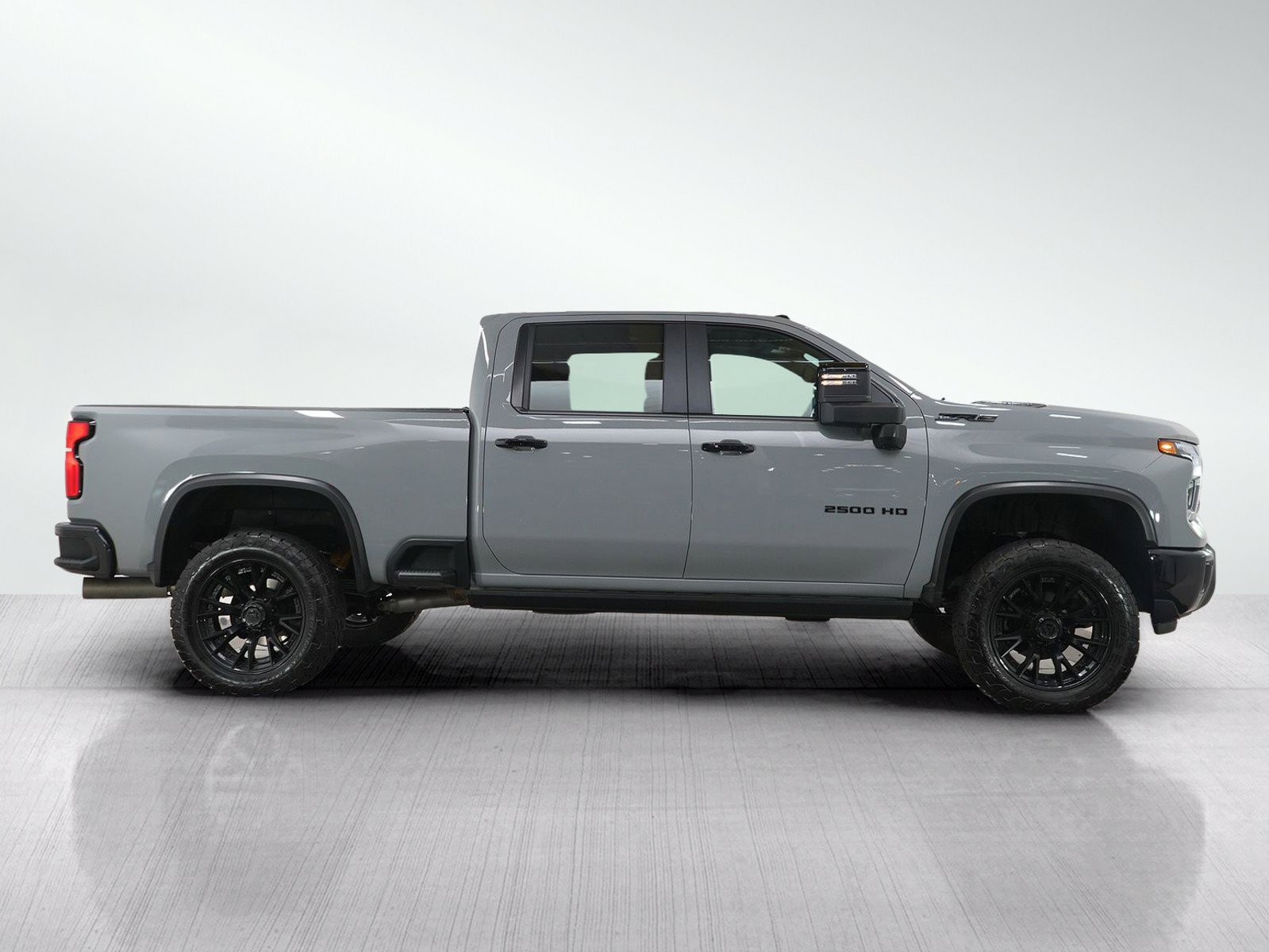 Used 2025 Chevrolet Silverado 2500 ZR2 w/ Technology Package AWD/4WD image 8