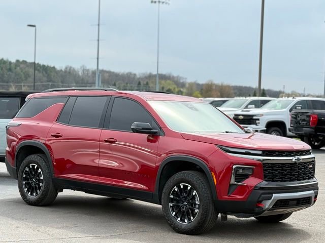 Used 2025 Chevrolet Traverse Z71 w/ Enhanced Driving Package AWD/4WD image 36