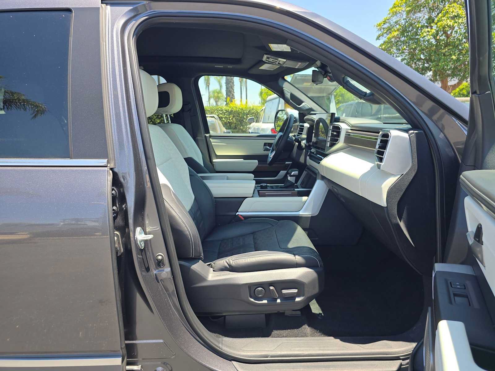 Certified 2024 Toyota Sequoia Capstone AWD/4WD image 10