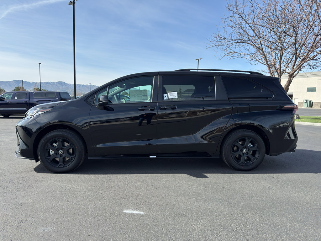 New 2026 Toyota Sienna XLE Woodland Edition image 4