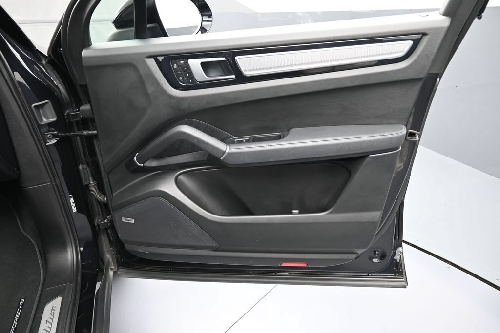 Certified 2022 Porsche Cayenne Platinum Edition AWD/4WD image 29