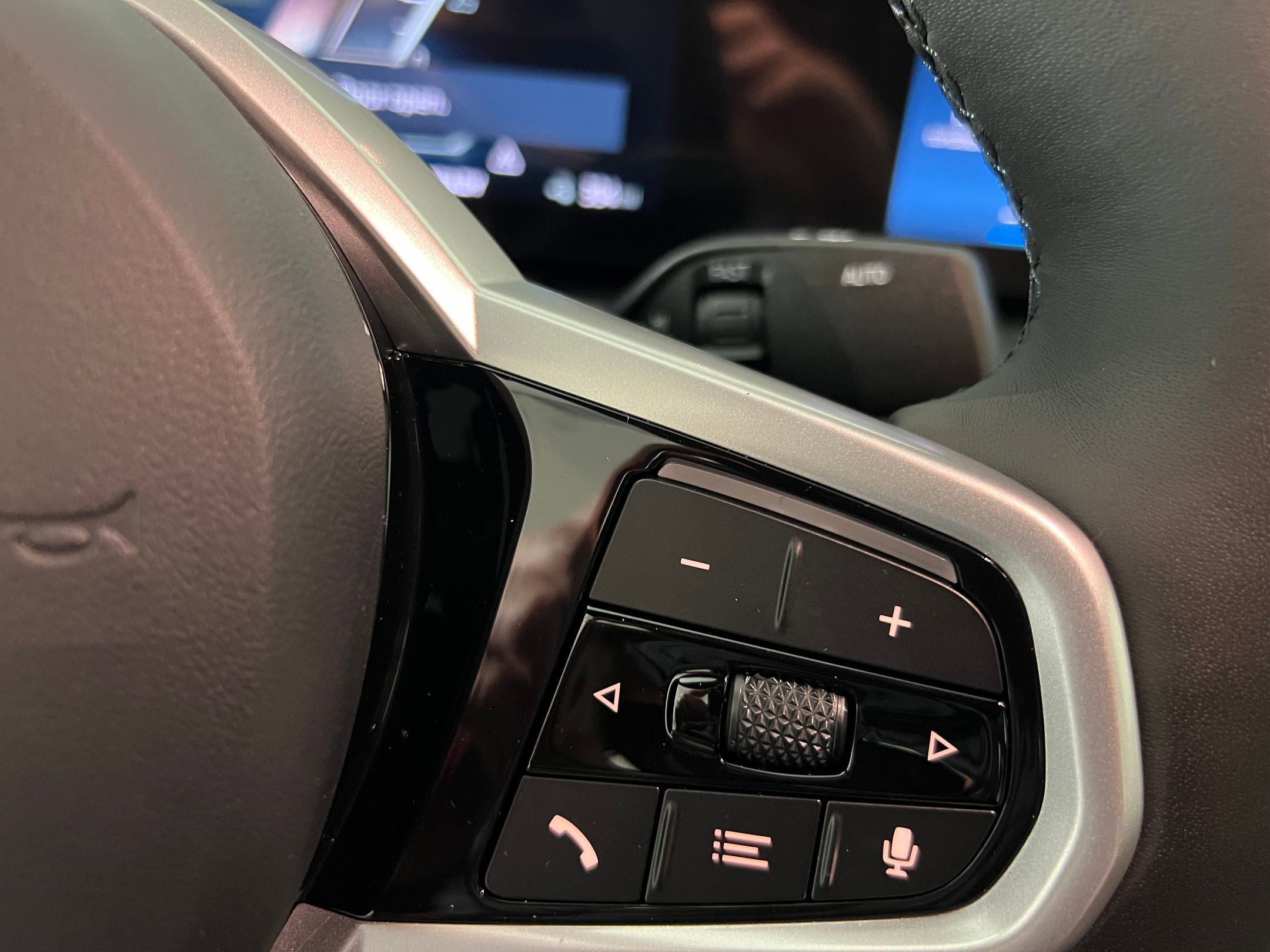 Used 2025 BMW i4 eDrive40 w/ M Sport Package image 27