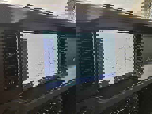 Used 2024 Ford Bronco Everglades image 28