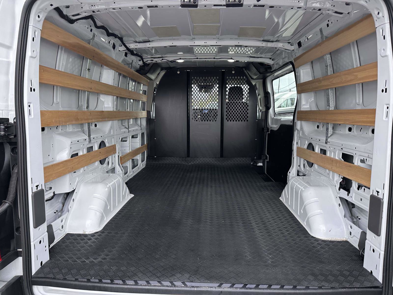 Used 2024 Ford Transit 250 Low Roof w/ Exterior Upgrade Package RWD image 9
