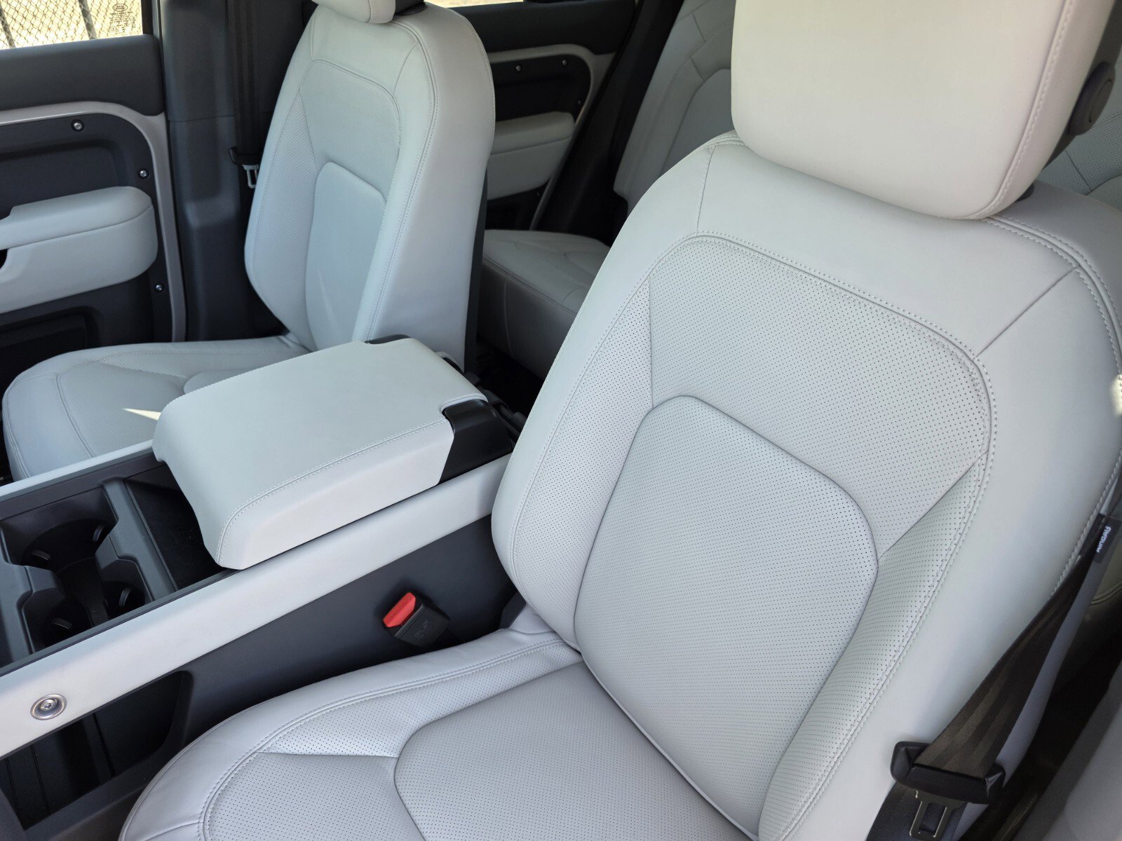 New 2026 Land Rover Defender 110 S image 11