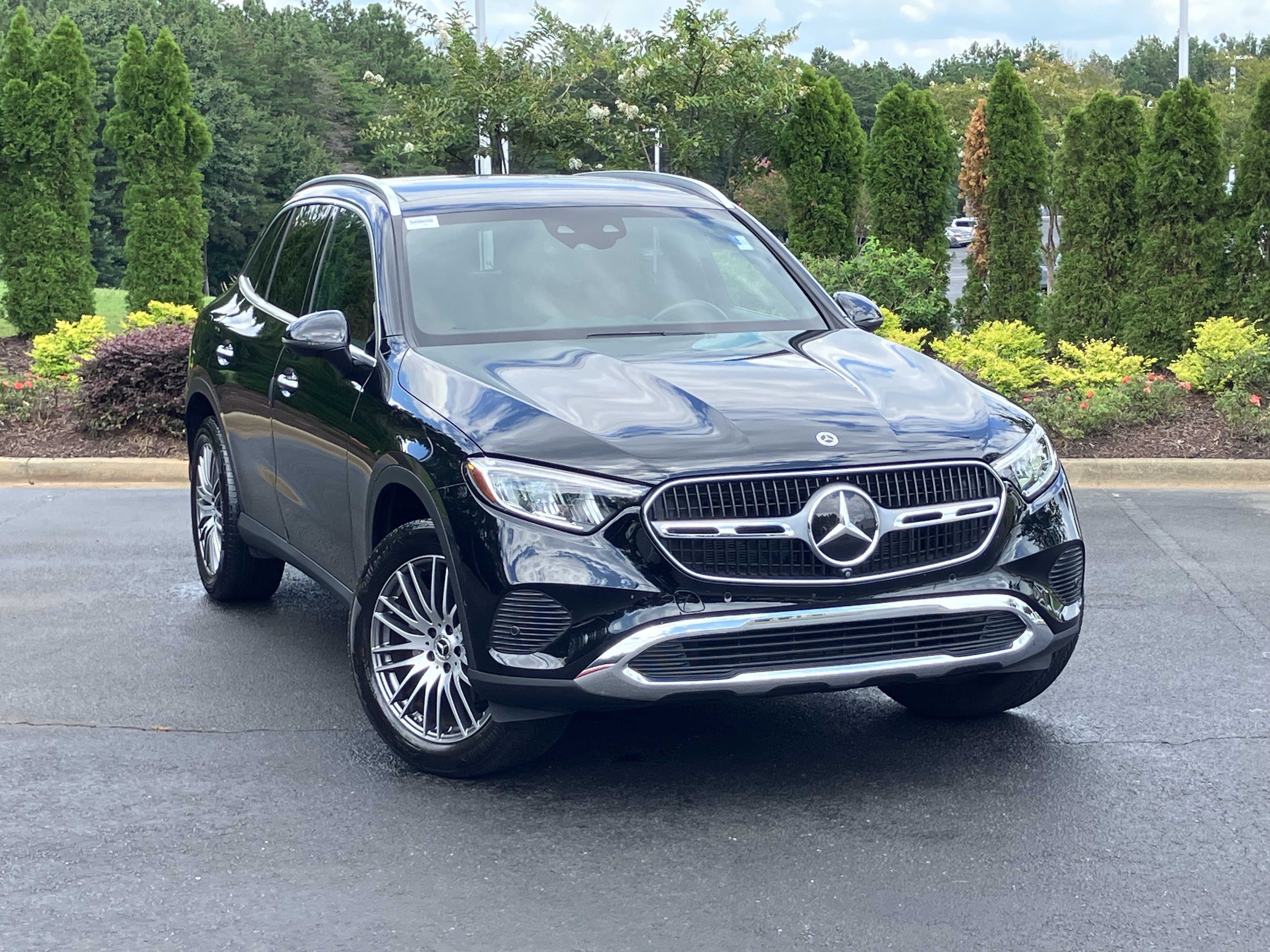 Used 2024 Mercedes-Benz GLC 300 video 2