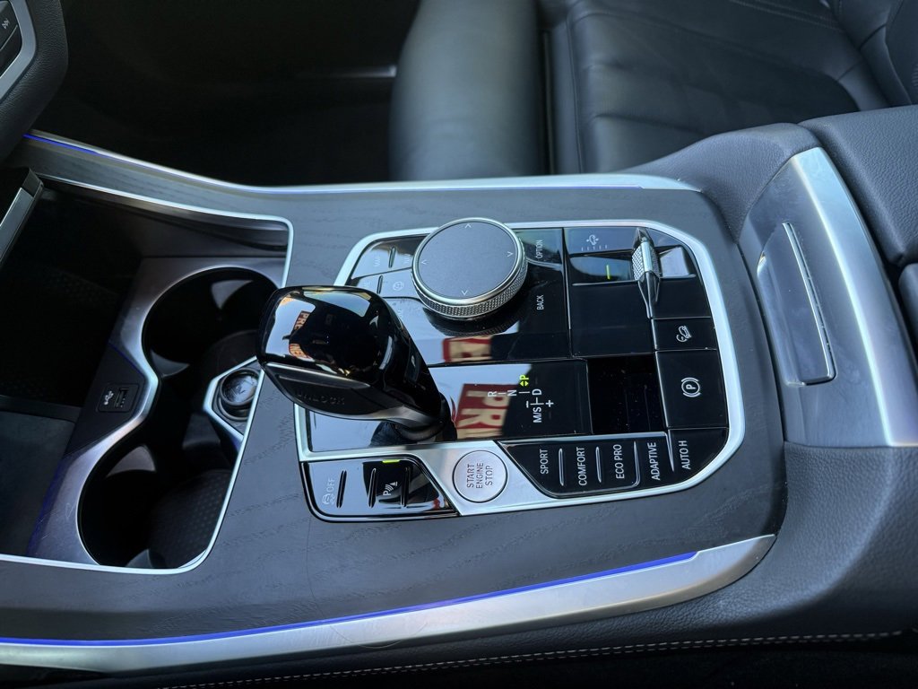 Used 2022 BMW X7 xDrive40i w/ M Sport Package image 32