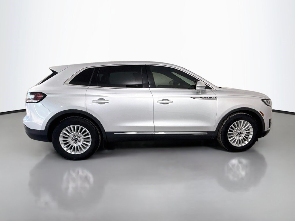 Used 2019 Lincoln Nautilus FWD image 11